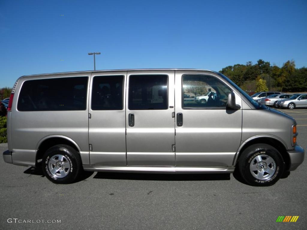 Light Pewter Metallic 2002 Chevrolet Express 1500 LT Passenger Van Exterior Photo #40644162