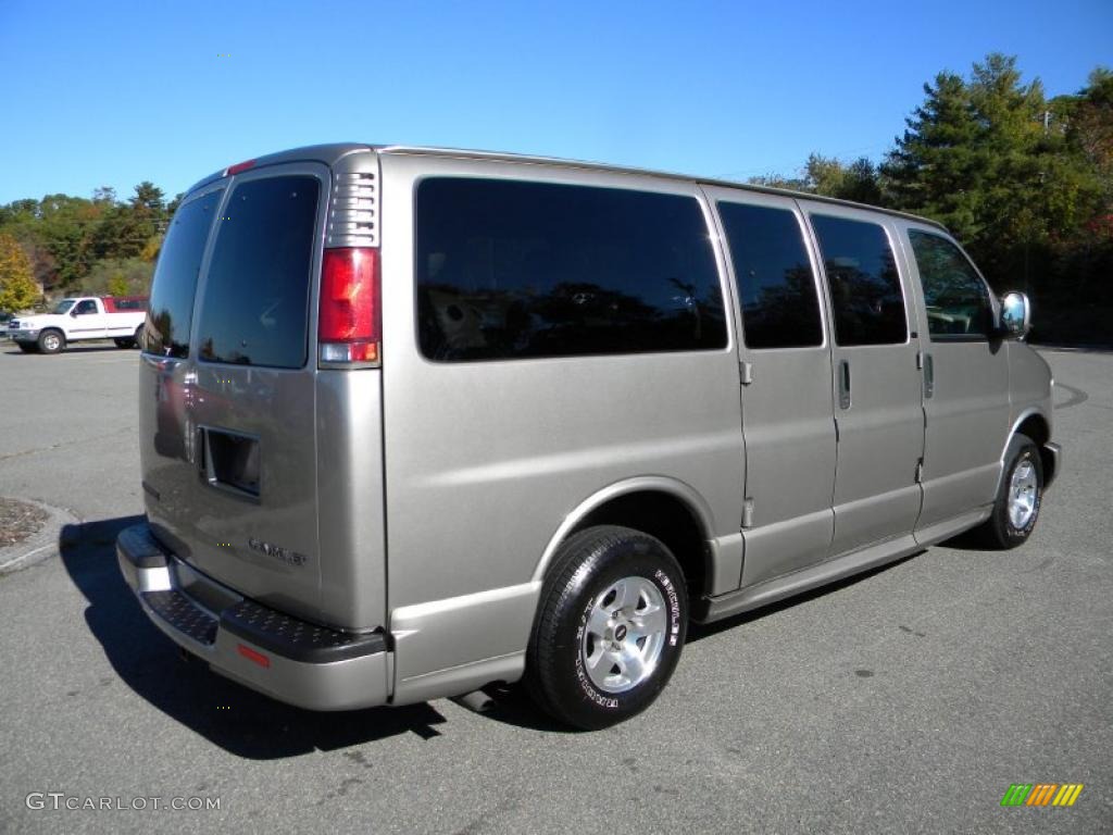 Light Pewter Metallic 2002 Chevrolet Express 1500 LT Passenger Van Exterior Photo #40644186