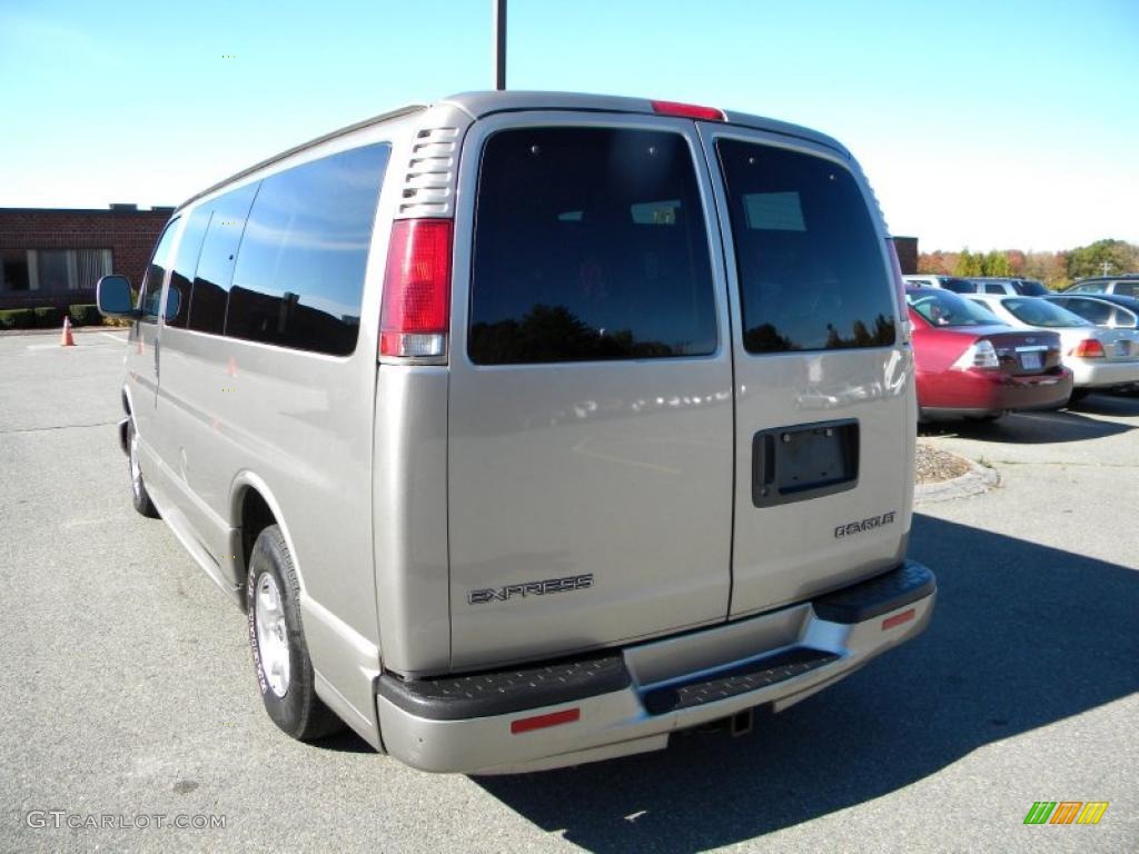 Light Pewter Metallic 2002 Chevrolet Express 1500 LT Passenger Van Exterior Photo #40644214