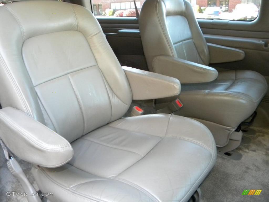 Neutral Interior 2002 Chevrolet Express 1500 LT Passenger Van Photo #40644602