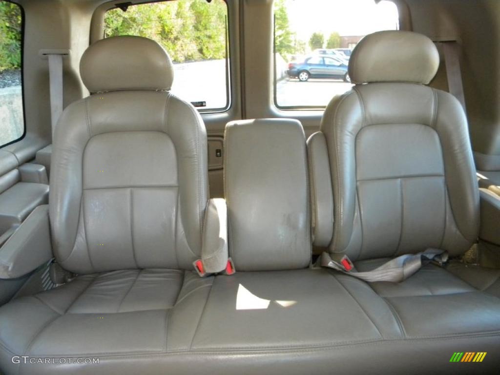Neutral Interior 2002 Chevrolet Express 1500 LT Passenger Van Photo #40644618