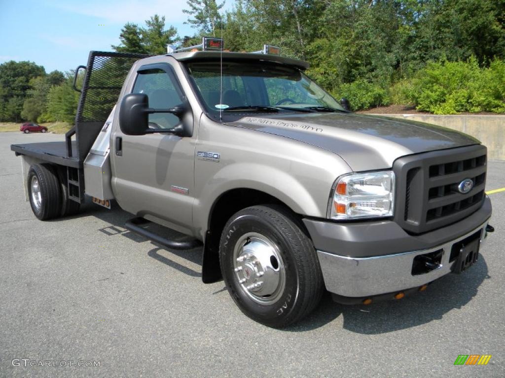 2005 F350 Super Duty XL Regular Cab Chassis - Arizona Beige Metallic / Tan photo #1