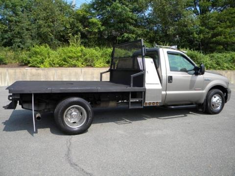 2005 Ford F350 Super Duty XL Regular Cab Chassis Data, Info and Specs