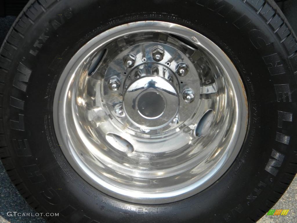 2005 Ford F350 Super Duty XL Regular Cab Chassis Wheel Photo #40645038