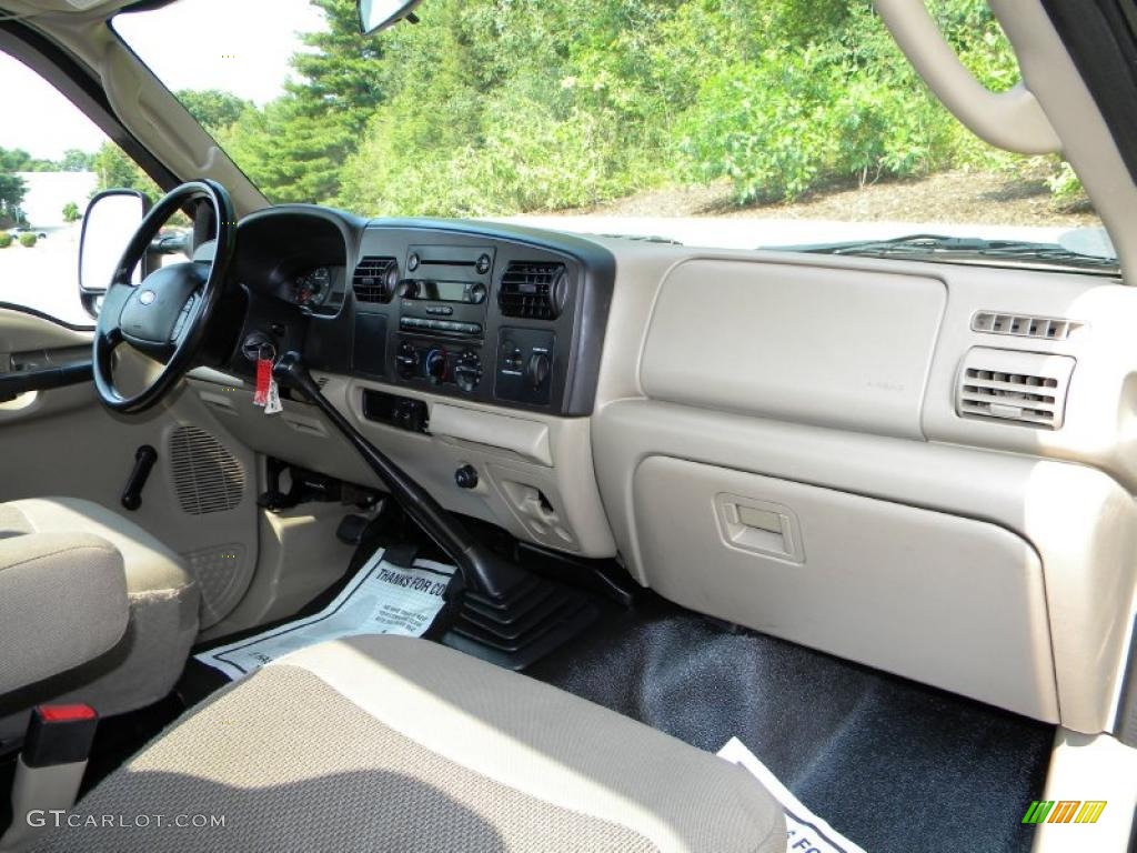 2005 Ford F350 Super Duty XL Regular Cab Chassis Tan Dashboard Photo #40645278
