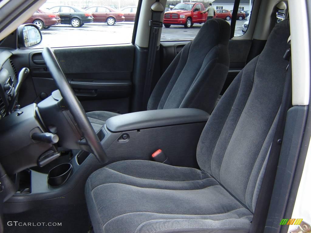 2004 Dakota SXT Quad Cab - Bright White / Dark Slate Gray photo #7