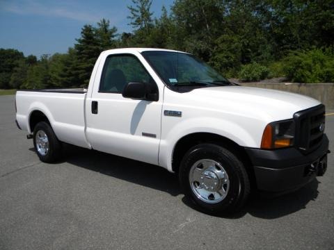 2006 Ford F350 Super Duty XL Regular Cab Data, Info and Specs