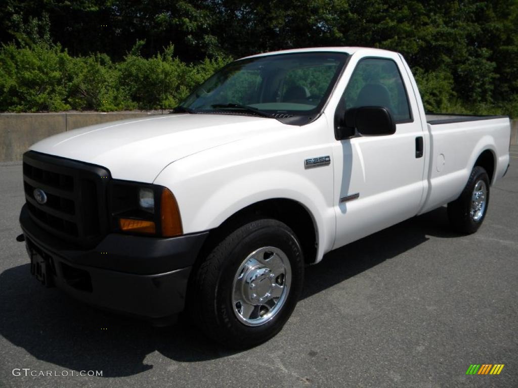 2006 F350 Super Duty XL Regular Cab - Oxford White / Medium Flint photo #17