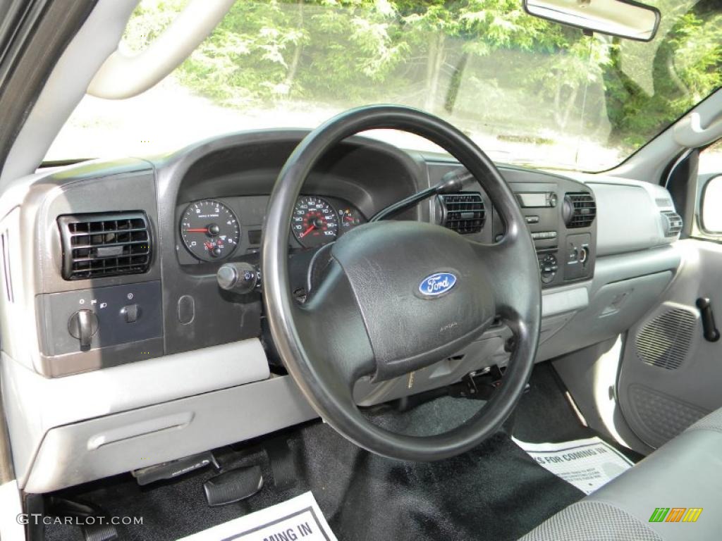 Medium Flint Interior 2006 Ford F350 Super Duty XL Regular Cab Photo #40648238