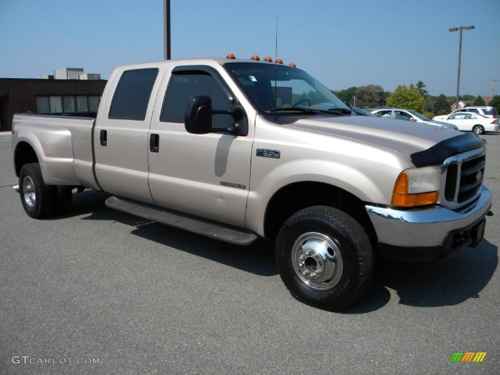 Light Prairie Tan Metallic Ford F350 Super Duty