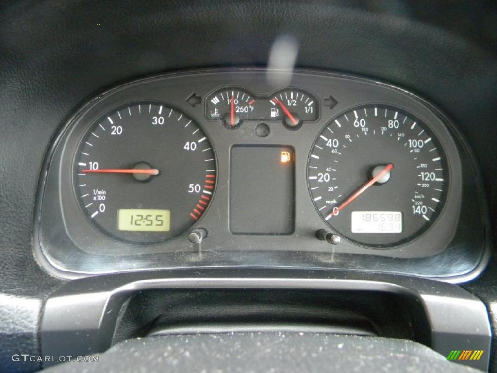 2003 Volkswagen Jetta GLS TDI Sedan Gauges Photos