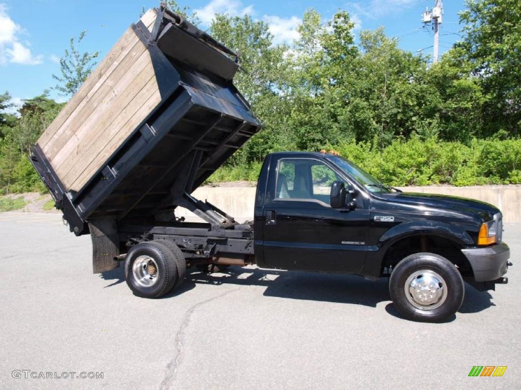 1999 F350 Super Duty XL Regular Cab 4x4 Chassis - Black / Medium Graphite photo #4