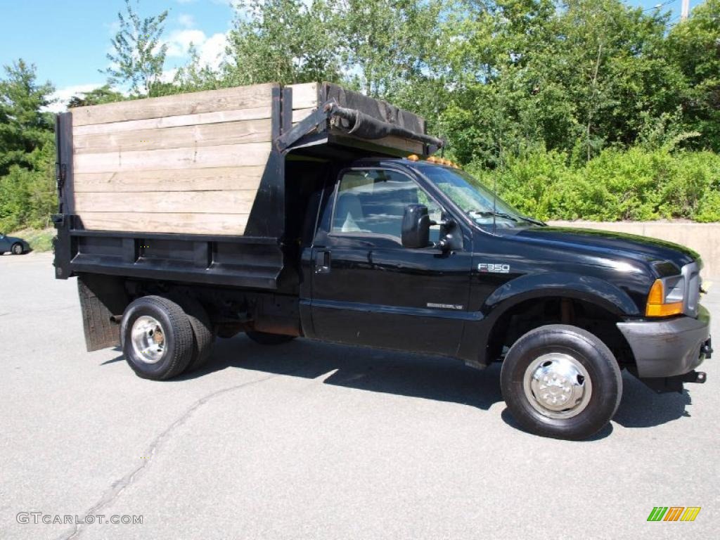 1999 F350 Super Duty XL Regular Cab 4x4 Chassis - Black / Medium Graphite photo #22