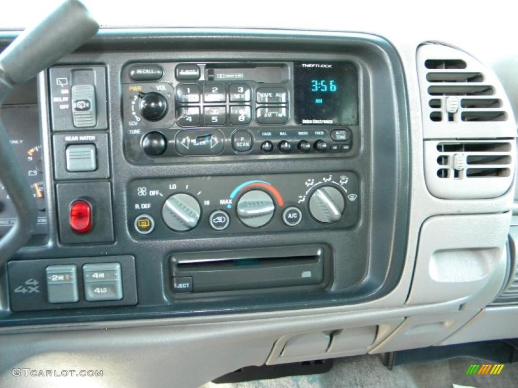 1997 Chevrolet Tahoe LT 4x4 Controls Photo #40649738