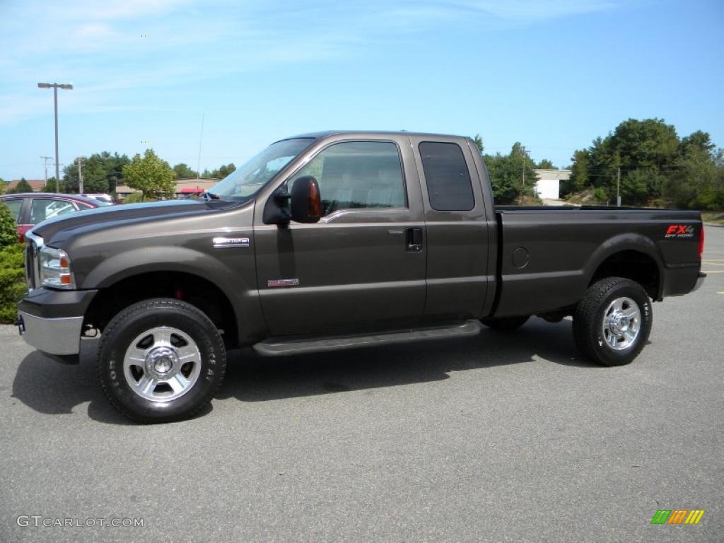 2005 F350 Super Duty Lariat SuperCab 4x4 - Dark Stone Metallic / Tan photo #3