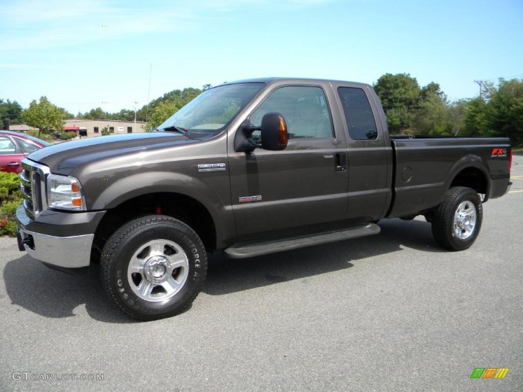 2005 F350 Super Duty Lariat SuperCab 4x4 - Dark Stone Metallic / Tan photo #11