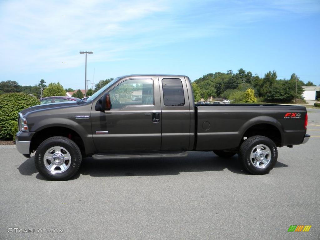 2005 F350 Super Duty Lariat SuperCab 4x4 - Dark Stone Metallic / Tan photo #23