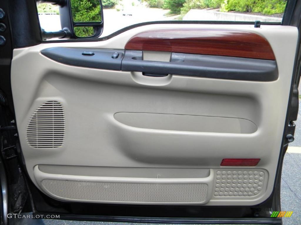 2005 Ford F350 Super Duty Lariat SuperCab 4x4 Tan Door Panel Photo #40650859