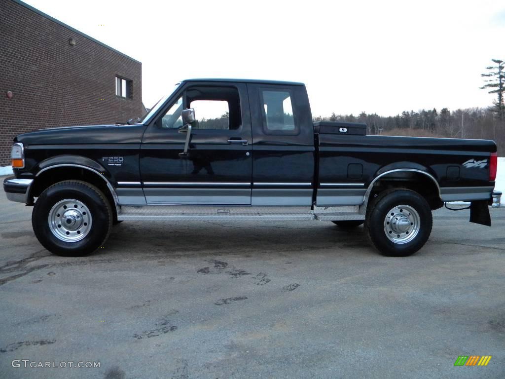 1997 F250 XLT Extended Cab 4x4 - Black / Medium Graphite photo #2