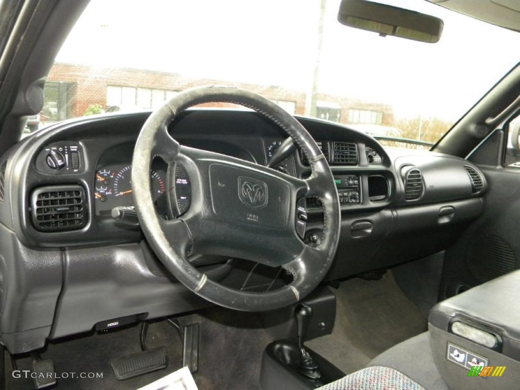2002 Dodge Ram 3500 SLT Quad Cab 4x4 Dually Agate Dashboard Photo #40652492