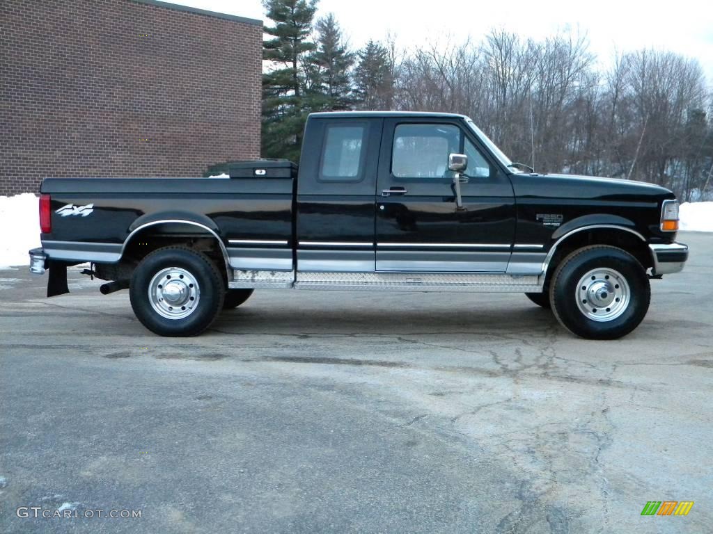 1997 F250 XLT Extended Cab 4x4 - Black / Medium Graphite photo #8