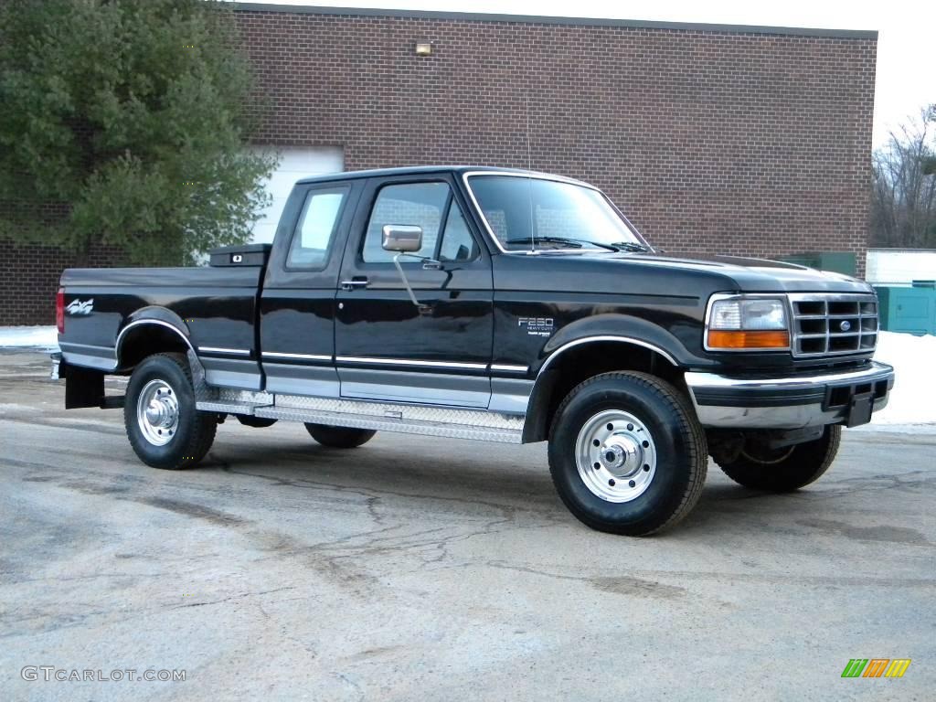 1997 F250 XLT Extended Cab 4x4 - Black / Medium Graphite photo #9