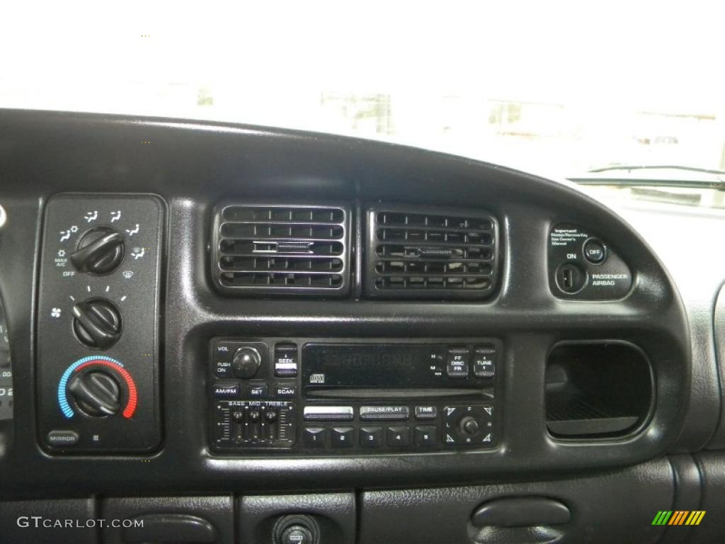 2002 Dodge Ram 3500 SLT Quad Cab 4x4 Dually Controls Photo #40652644