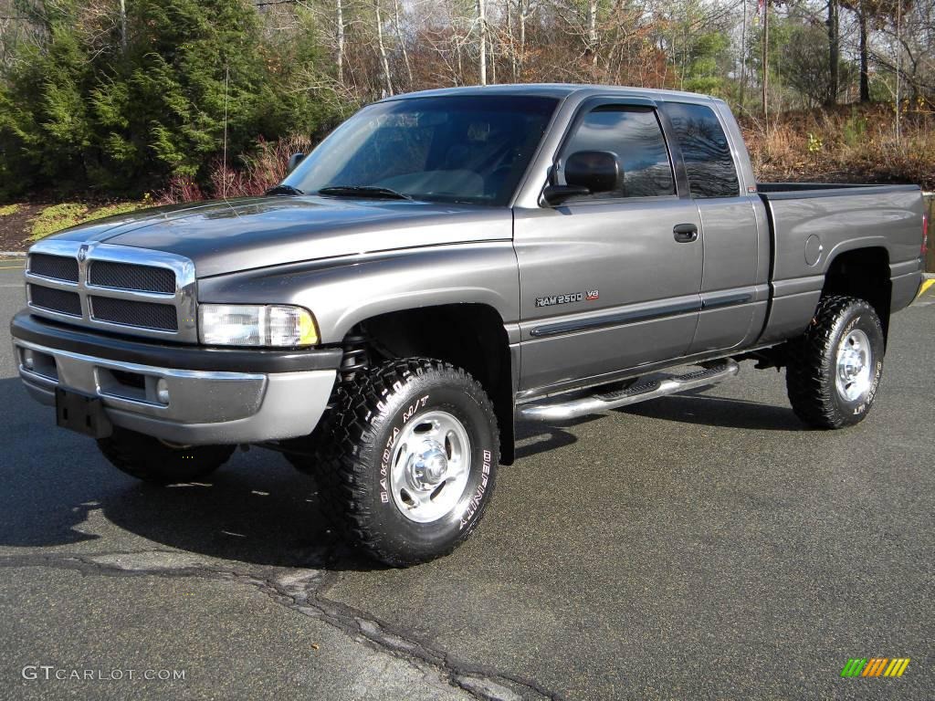 2002 Ram 2500 SLT Quad Cab 4x4 - Graphite Metallic / Mist Gray photo #1