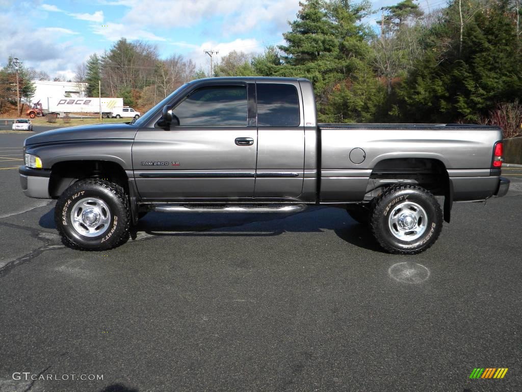 2002 Ram 2500 SLT Quad Cab 4x4 - Graphite Metallic / Mist Gray photo #3