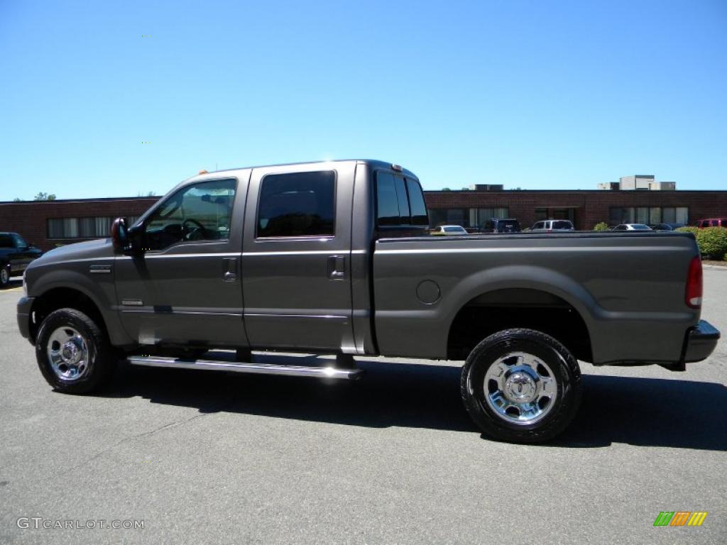 2005 F350 Super Duty XLT Crew Cab 4x4 - Dark Shadow Grey Metallic / Black photo #17