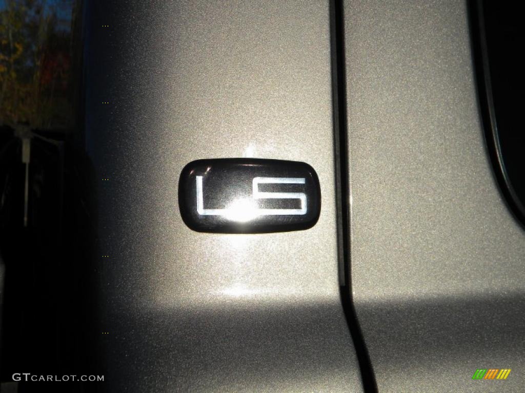 2001 Chevrolet Silverado 2500HD LS Extended Cab 4x4 Marks and Logos Photo #40653214