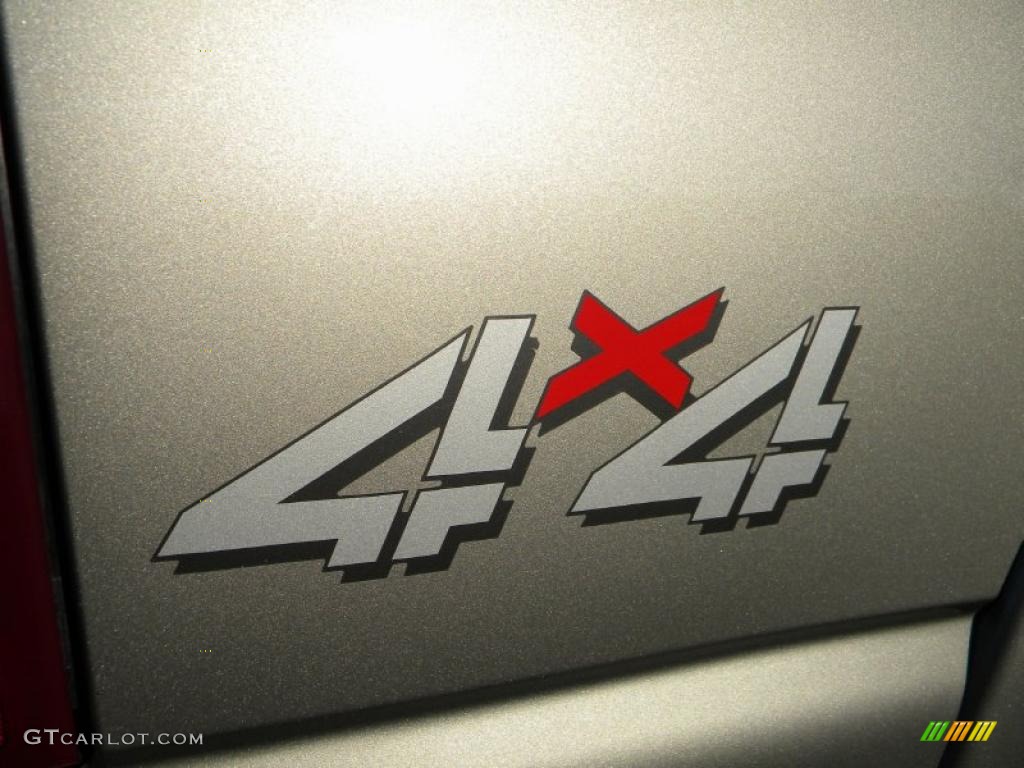 2001 Chevrolet Silverado 2500HD LS Extended Cab 4x4 Marks and Logos Photo #40653222