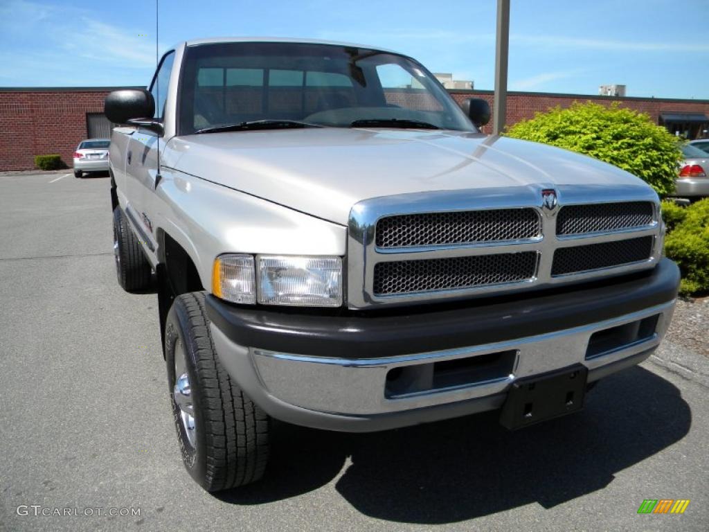 2000 Ram 2500 SLT Regular Cab 4x4 - Light Driftwood Satin Glow / Mist Gray photo #9