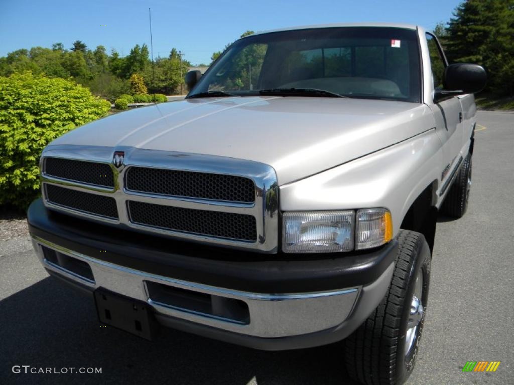 2000 Ram 2500 SLT Regular Cab 4x4 - Light Driftwood Satin Glow / Mist Gray photo #10