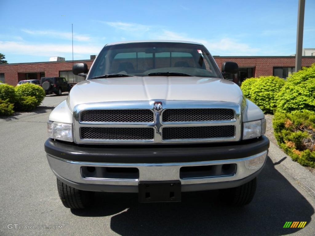 2000 Ram 2500 SLT Regular Cab 4x4 - Light Driftwood Satin Glow / Mist Gray photo #16