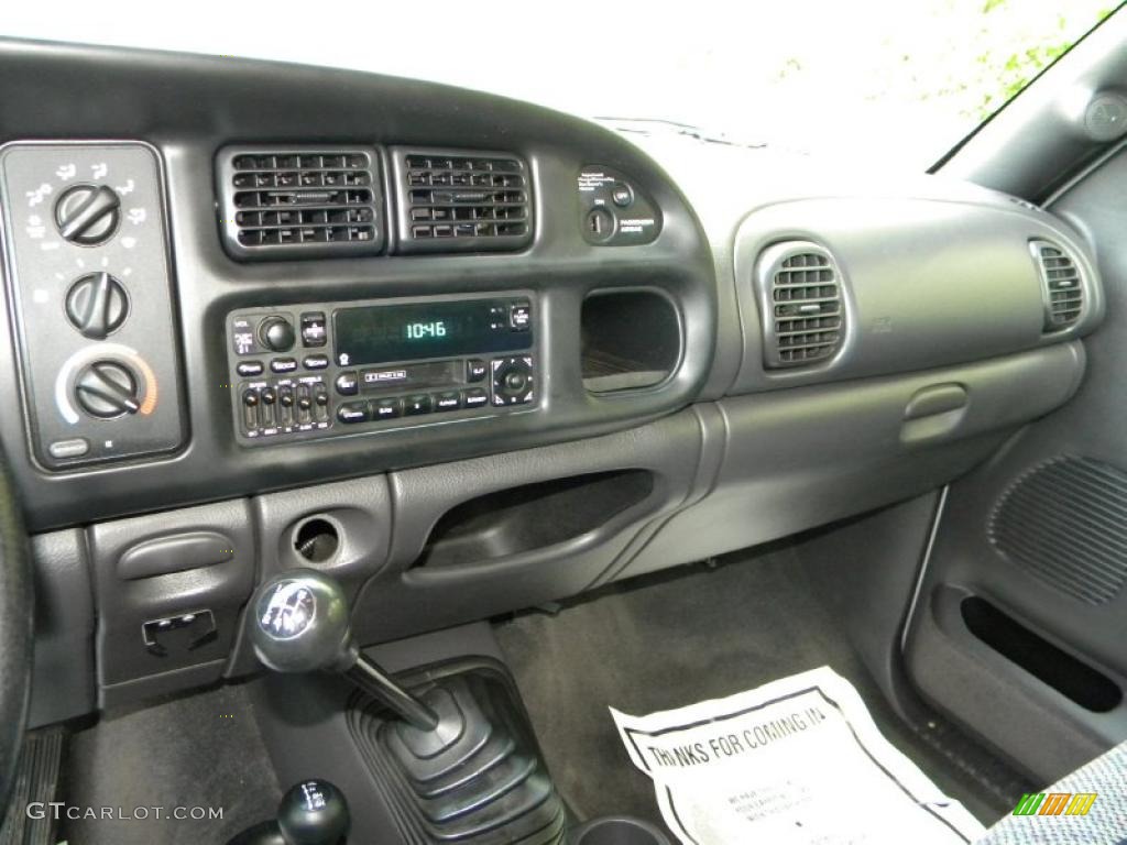 2000 Ram 2500 SLT Regular Cab 4x4 - Light Driftwood Satin Glow / Mist Gray photo #45