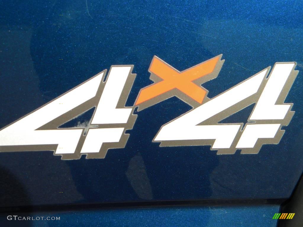 2002 Silverado 2500 LS Extended Cab 4x4 - Indigo Blue Metallic / Graphite photo #23