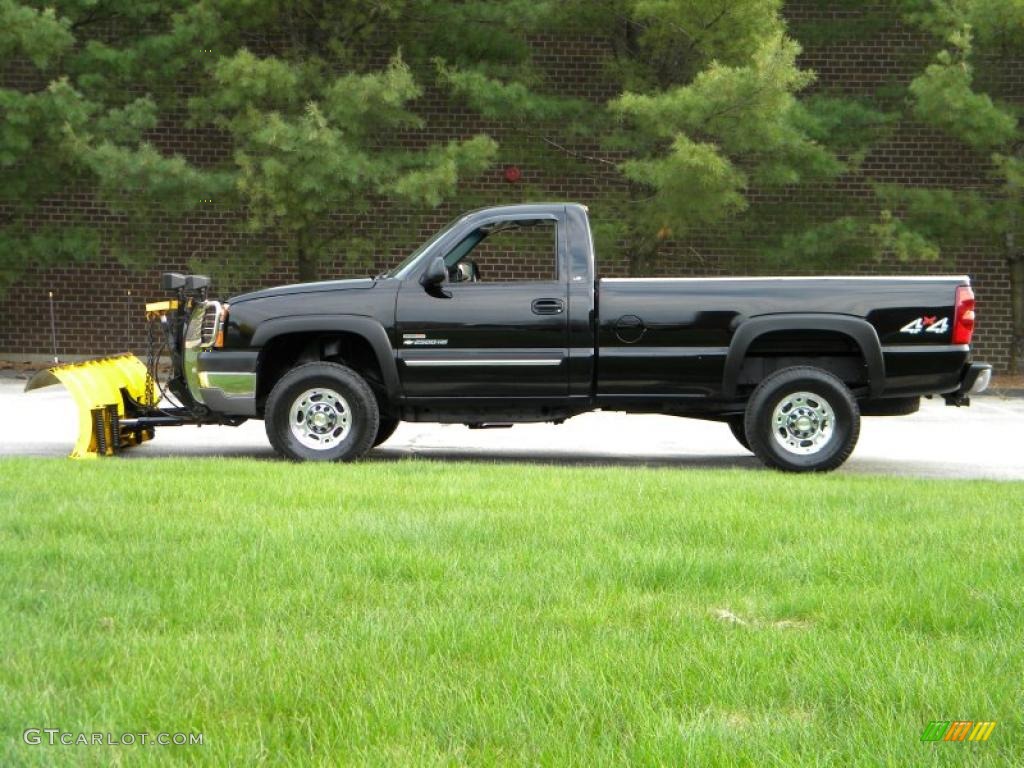 2003 Silverado 2500HD LS Regular Cab 4x4 - Black / Dark Charcoal photo #4