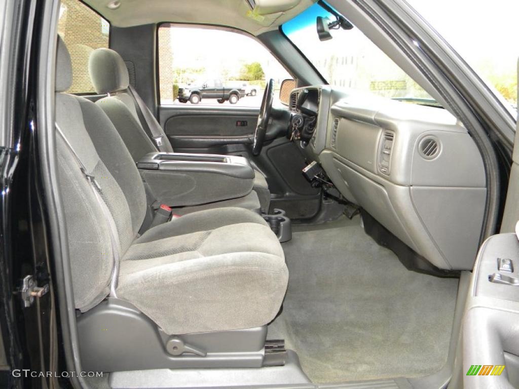 2003 Silverado 2500HD LS Regular Cab 4x4 - Black / Dark Charcoal photo #25