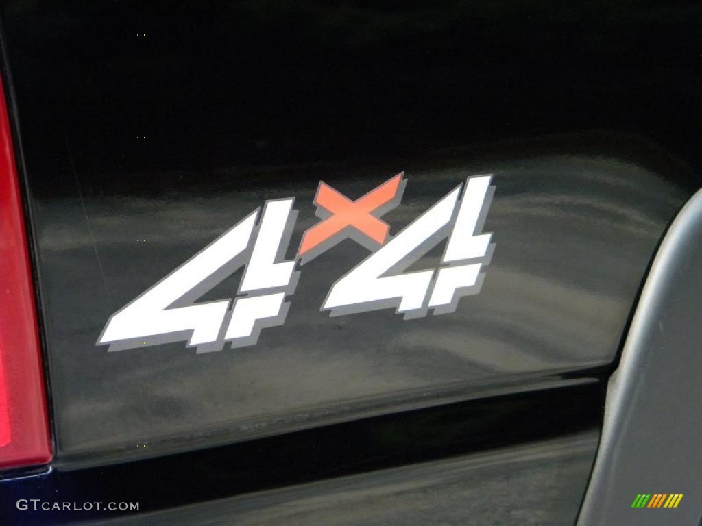 2003 Silverado 2500HD LS Regular Cab 4x4 - Black / Dark Charcoal photo #43