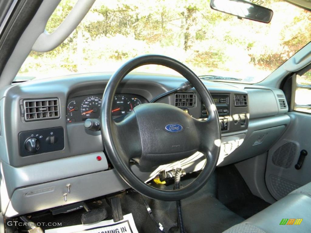 Medium Flint Interior 2004 Ford F550 Super Duty XL Regular Cab 4x4 Chassis Plow Truck Photo #40657419