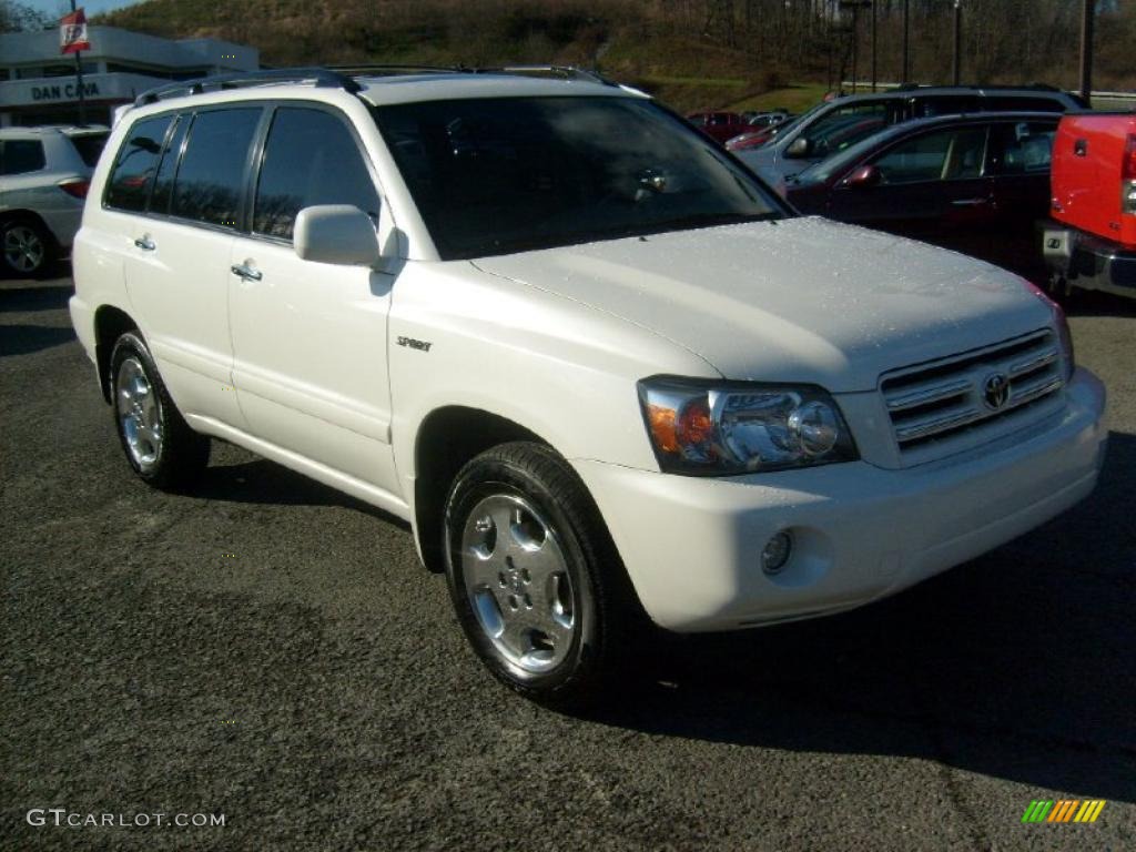 Super White Toyota Highlander