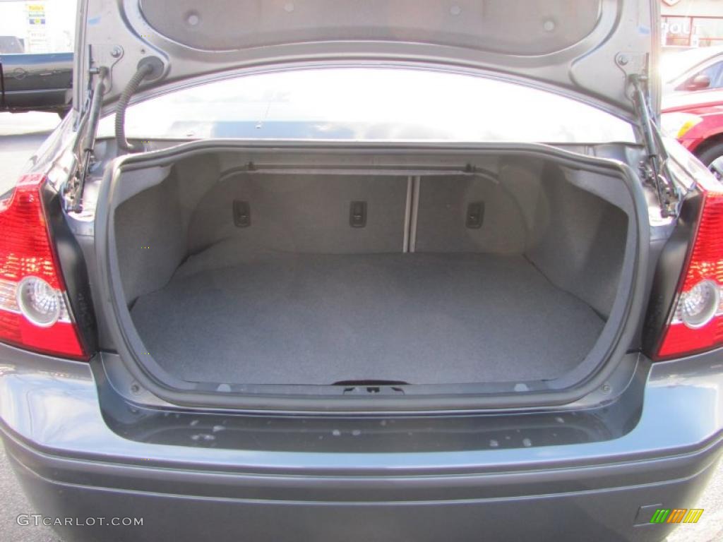 2007 Volvo S40 T5 AWD Trunk Photo #40662099