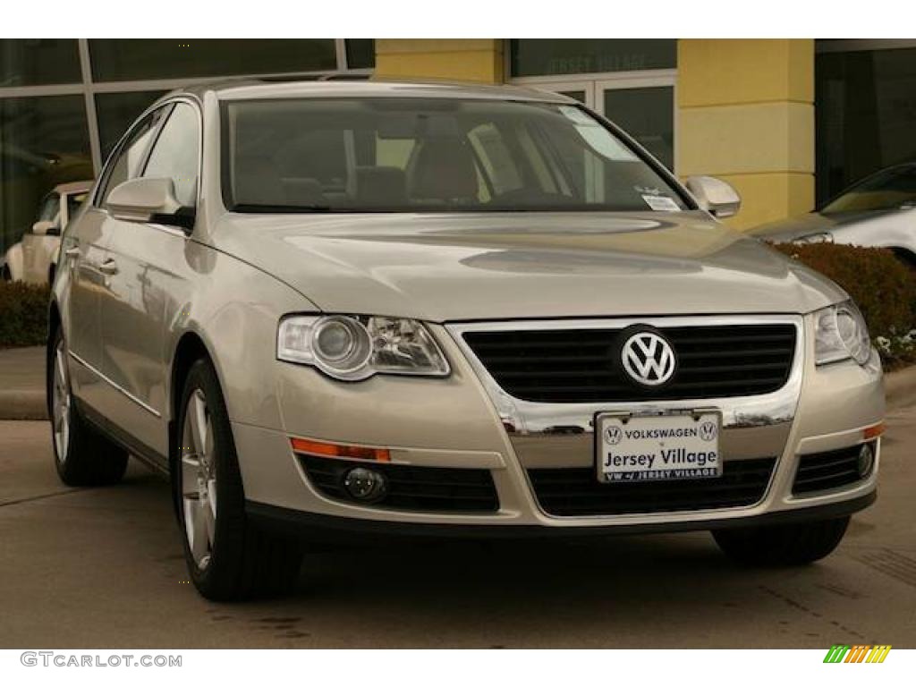 2009 Passat Komfort Sedan - White Gold Metallic / Cornsilk Beige photo #2