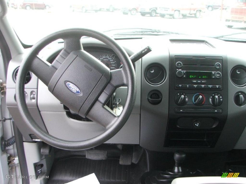 2006 F150 STX SuperCab 4x4 - Silver Metallic / Medium Flint photo #11