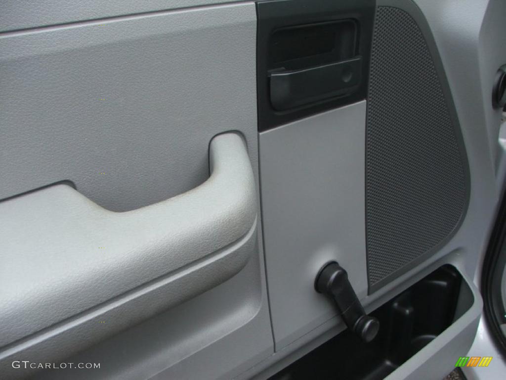 2006 F150 STX SuperCab 4x4 - Silver Metallic / Medium Flint photo #14