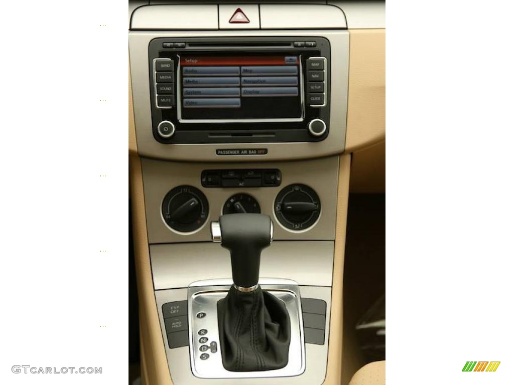 2009 Passat Komfort Sedan - White Gold Metallic / Cornsilk Beige photo #11