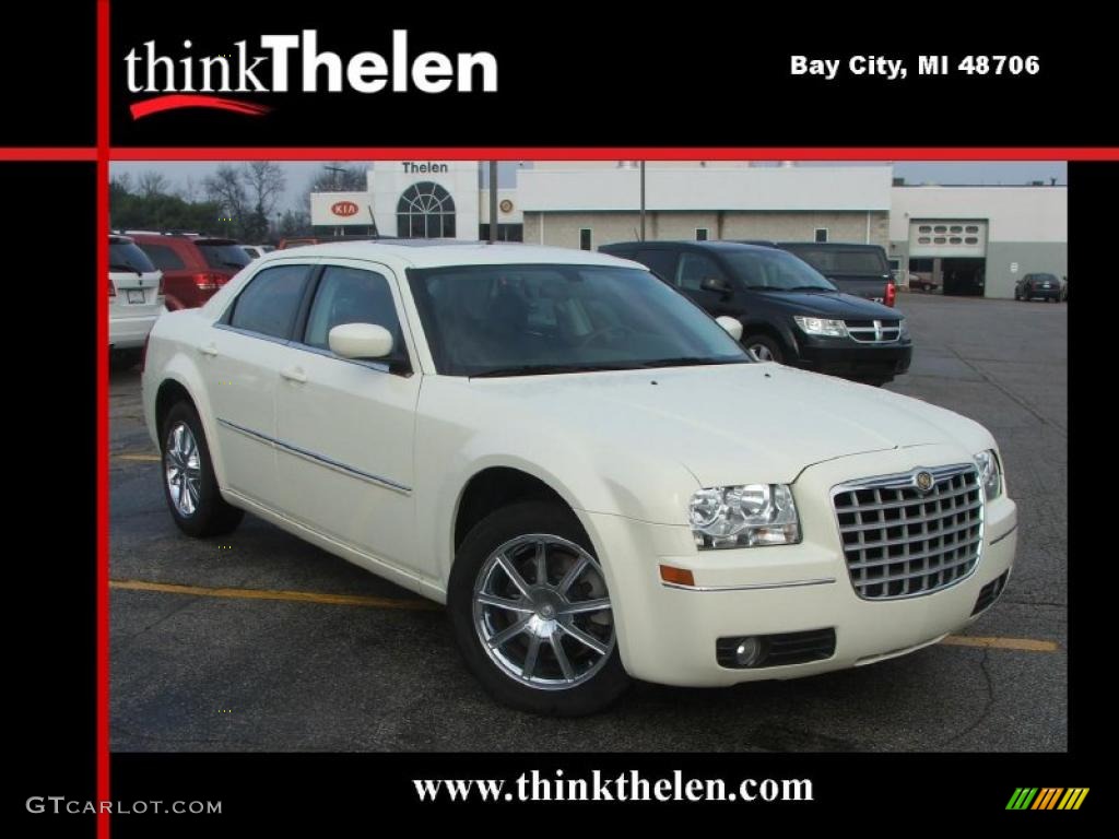 Stone White Chrysler 300