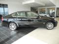 Black Obsidian - M 35x Sedan Photo No. 4
