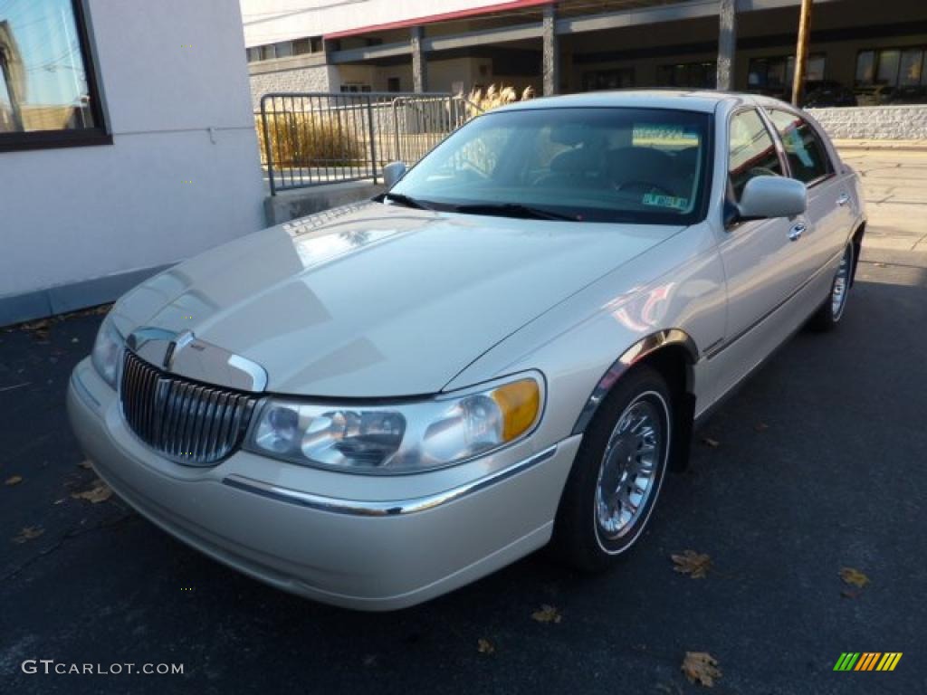 2000 Town Car Cartier - Ivory Parchment Pearl Tri Coat / Light Parchment photo #11